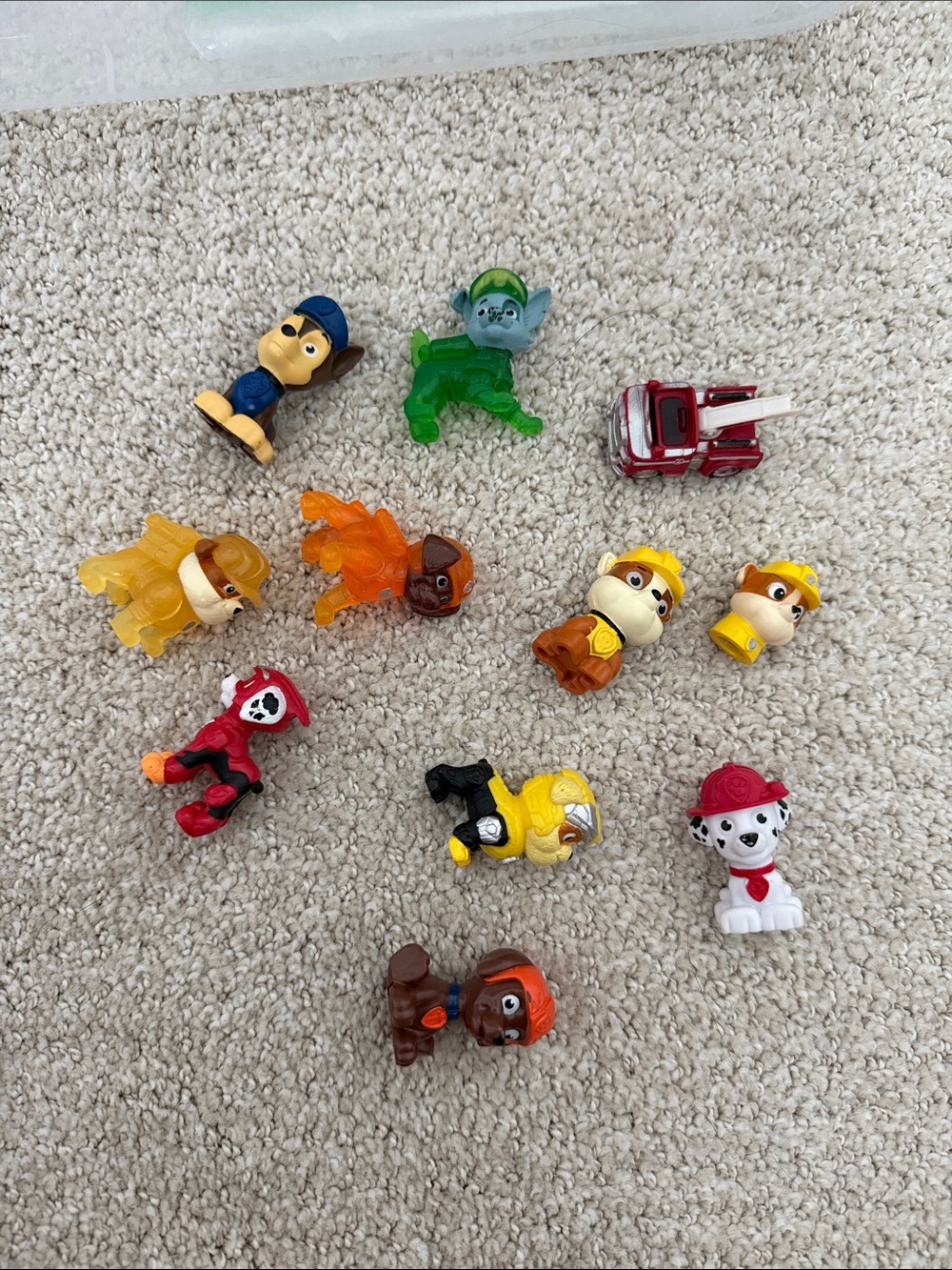 Paw Patrol Mini Figures w Neon Figures